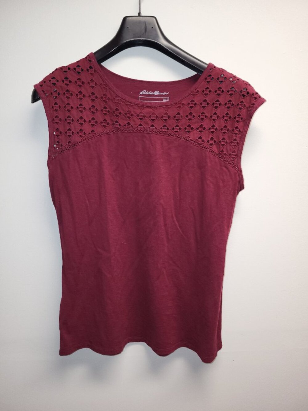 Eddie Bauer Women’s Burgundy Crochet Yoke Cap Sleeve Top Casual Stretch Tee Larg